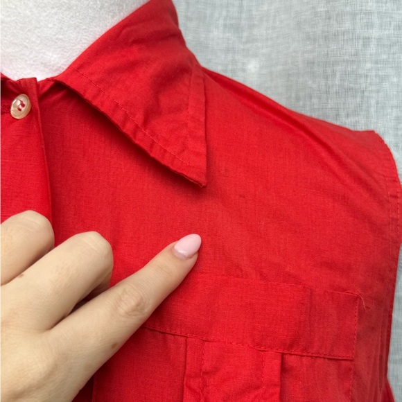 Ship’n Shore red sleeveless button down blouse - Picture 8 of 12